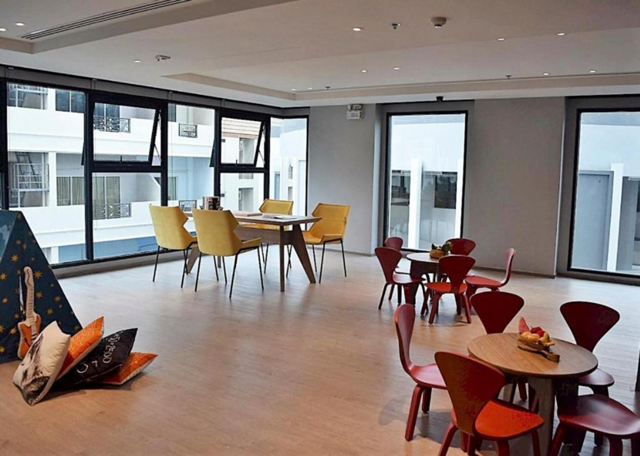 The Base Infinity Apartment Pattaya Exterior foto