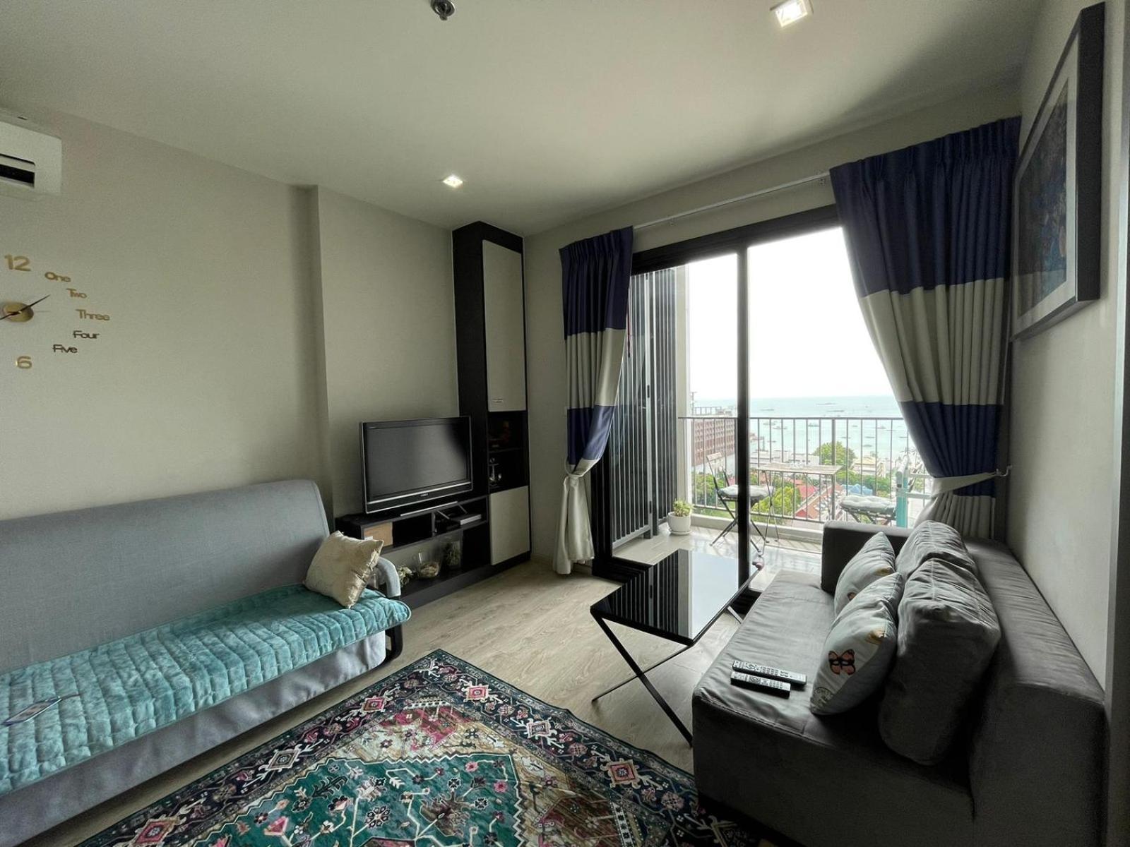 The Base Infinity Apartment Pattaya Exterior foto